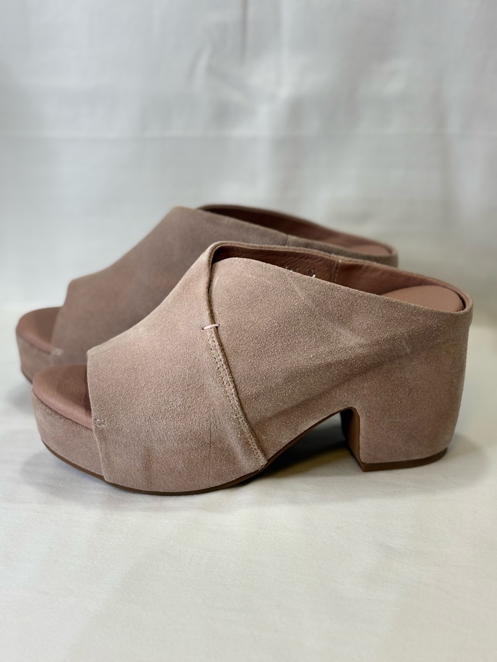NWOB ANTELOPE K21 TAJA Pink / Blush Suede Open-Toe Platform Mule 39 = SZ 8 $199
